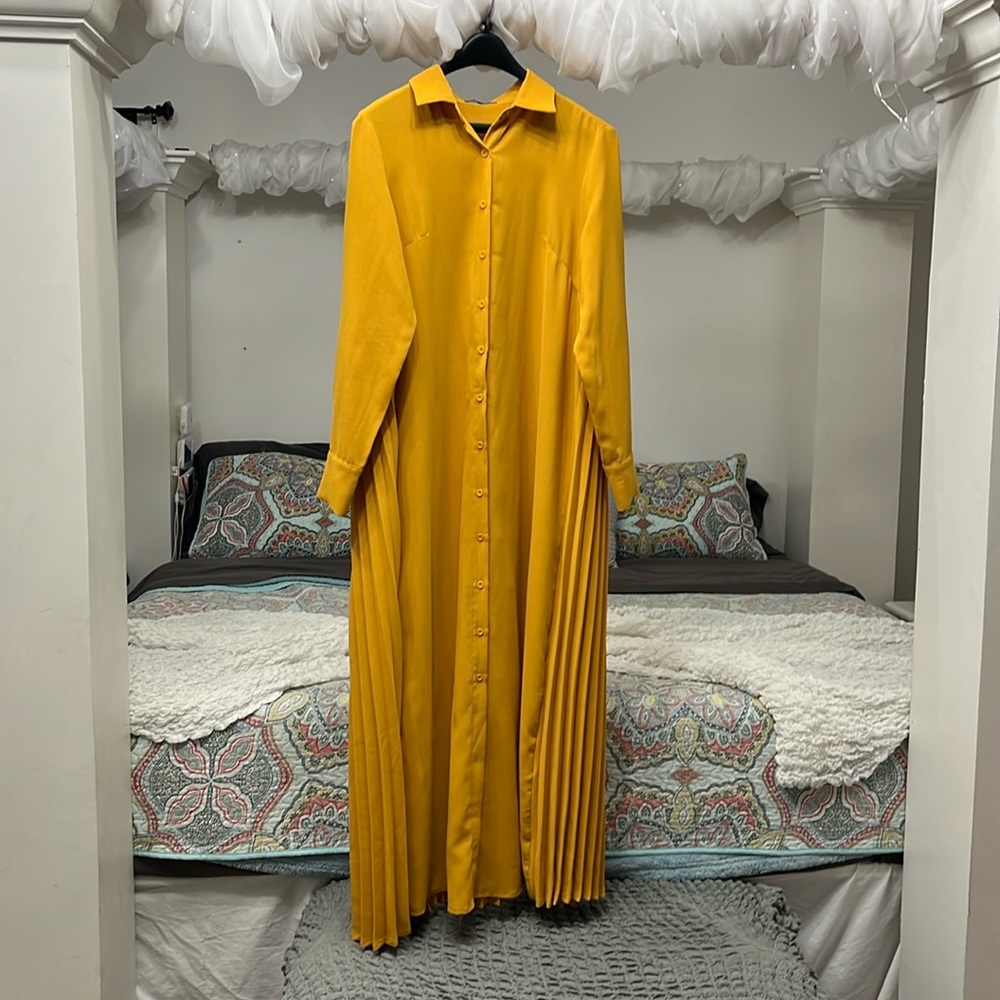 ❌SOLD❌Dress with pleats in the back. Beautiful for Fall (or any time) SHEIN Sz S